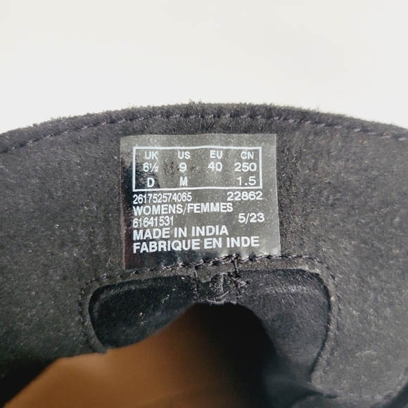 NEW Clarks Leather Ankle Bootie Size 9 - Picture 8 of 8